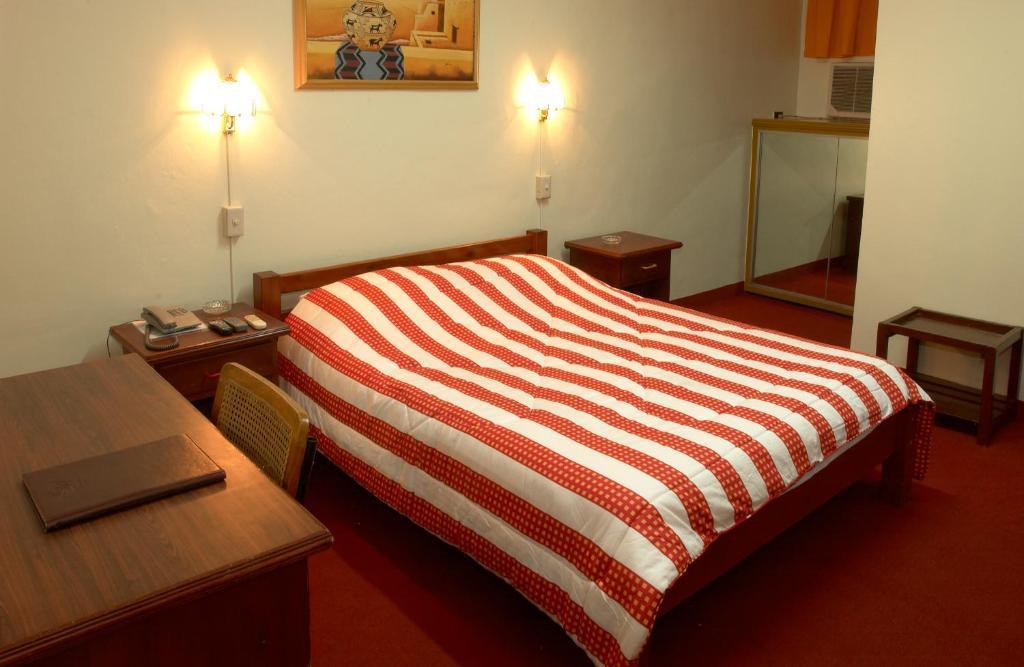 Phoenix Hotel アンヘレス 部屋 写真